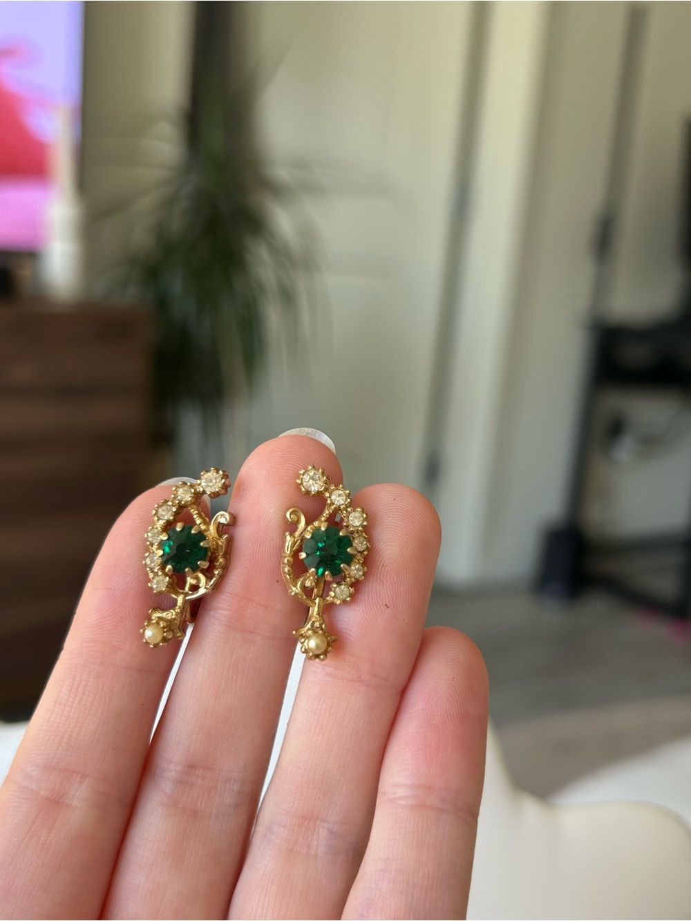 vintage emerald-cut green lab-created screw back earrings feature a gold-tone